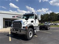 2025 Mack GR64F