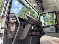 2016 Volvo VNL64T300