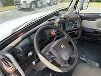2016 Volvo VNL64T300