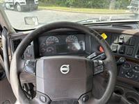 2016 Volvo VNL64T300