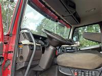 2016 Volvo VNL64T300