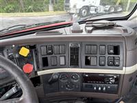 2016 Volvo VNL64T300
