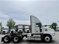 2022 Mack AN64T