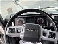 2022 Mack AN64T