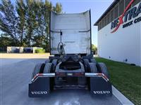 2025 Volvo VNL64T860