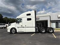 2020 Volvo VNL64T760