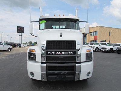 2021 Mack AN64T DAYCAB