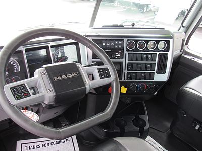 2021 Mack AN64T DAYCAB