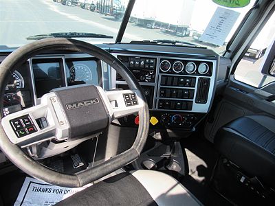 2020 Mack AN64T DAYCAB