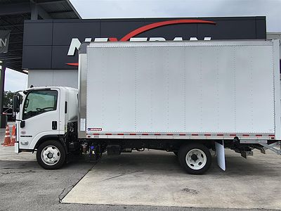 2027 Isuzu NPR-3Y354