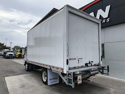 2027 Isuzu NPR-3Y354
