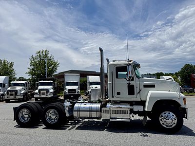 2020 Mack PI64T
