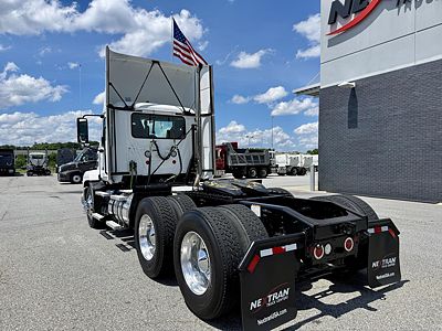 2022 Mack AN64T