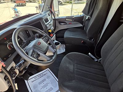 2023 Peterbilt 579