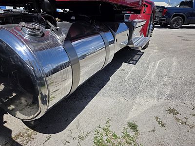 2023 Peterbilt 579