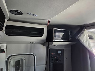 2023 Peterbilt 579