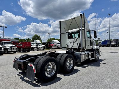 2022 Mack AN64T