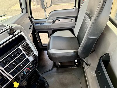 2022 Mack AN64T