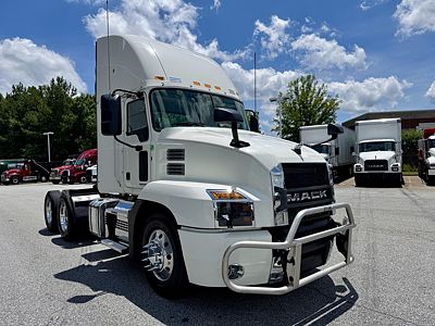 2022 Mack AN64T