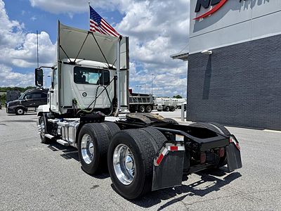 2022 Mack AN64T