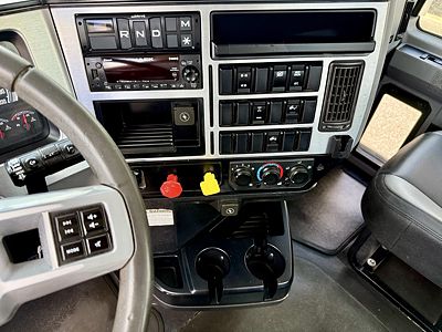 2022 Mack AN64T