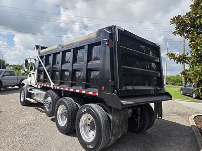 2017 Mack GU813