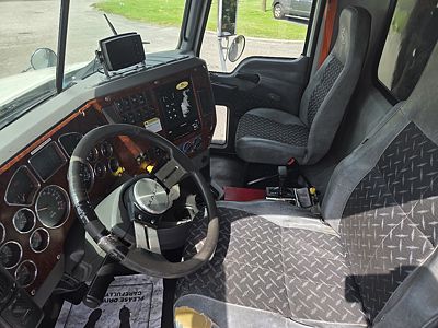 2017 Mack GU813