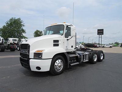 2020 Mack AN64T