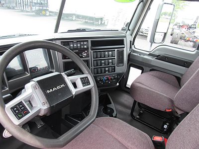 2020 Mack AN64T DAYCAB