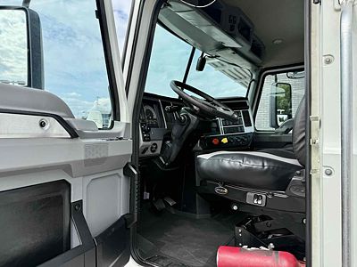 2022 Mack AN64T