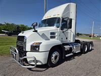 2022 Mack AN64T
