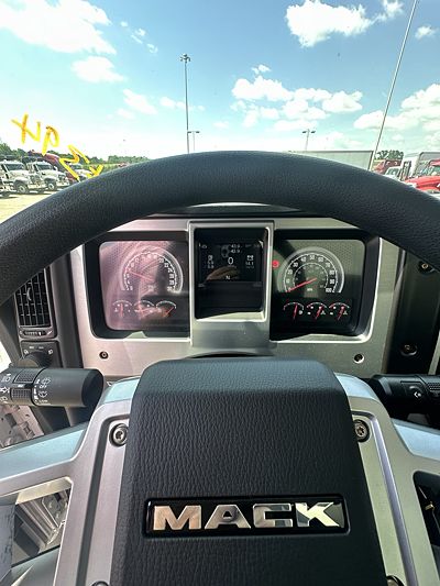 2027 Mack MD6 42R