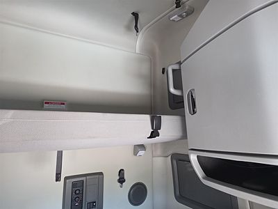2019 Volvo VNL64T760