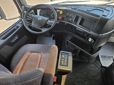 2019 Volvo VNL64T760