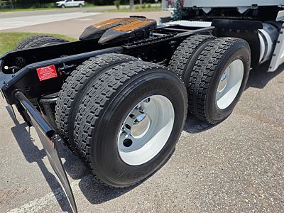 2019 Volvo VNL64T760