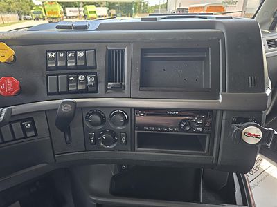 2019 Volvo VNL64T760