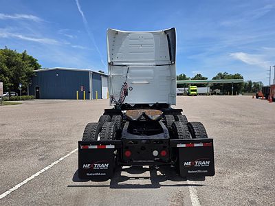 2019 Volvo VNL64T760
