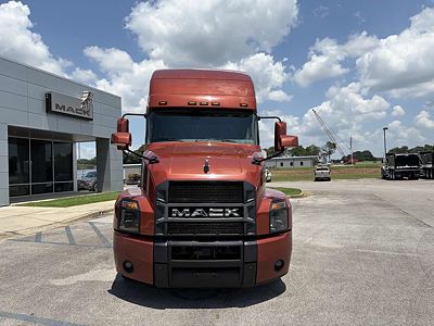 2024 Mack AN64T
