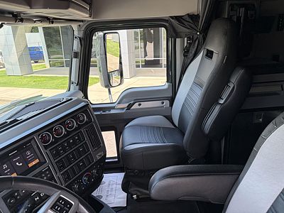 2024 Mack AN64T