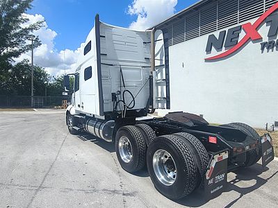 2022 Volvo VNL64T760