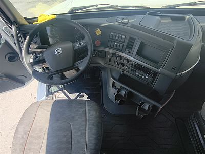 2022 Volvo VNL64T760
