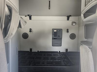 2022 Volvo VNL64T760