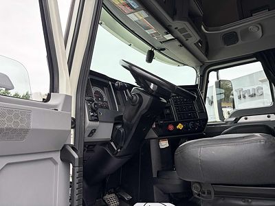 2022 Mack AN64T