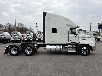 2022 Mack AN64T