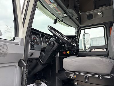2022 Mack AN64T