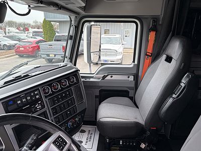2022 Mack AN64T