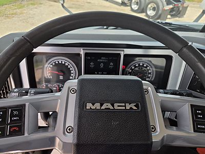 2022 Mack AN64T