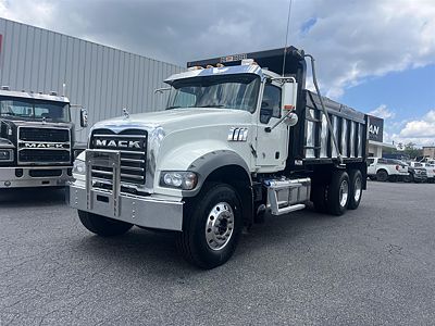 2024 Mack GR64F