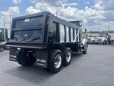 2024 Mack GR64F
