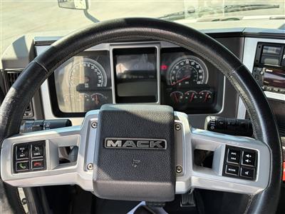 2022 Mack AN64T